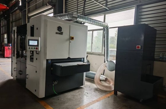 去毛刺机设备展示